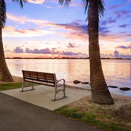 Voco Sarasota By Ihg Hotel Exterior photo