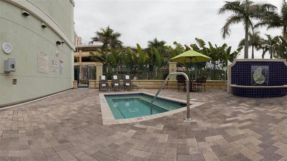 Voco Sarasota By Ihg Hotel Exterior photo